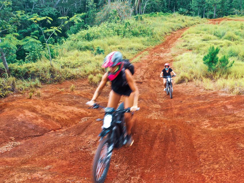 Ride Moorea Motos french Polynesia